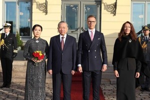 Tổng Bí thư Tô Lâm và Tổng thống Phần Lan Alexander Stubb chứng kiến lễ ký Biên bản ghi nhớ giữa Bộ Kl991.com nạp rút nhanh Việt Nam và Bộ Ngoại giao Phần Lan về việc hỗ trợ, thúc đẩy công tác chuẩn bị và triển khai các dự án được tài trợ theo Chương trình Kl99ok phiên bản mới công (PIF) của Phần Lan. (Ảnh: TTXVN).