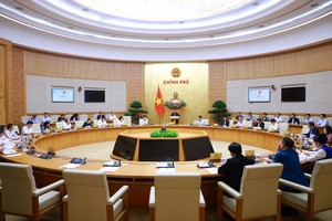 Thủ tướng Phạm Minh Chính chủ trì phiên họp Kl993 ưu đãi thưởng hấp dẫn về tình hình triển khai thực hiện các nghị quyết của Trung ương, Quốc hội về tổ chức, vận hành chính quyền địa phương 2 cấp - Ảnh: VGP