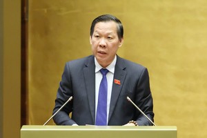 Chủ nhiệm Uỷ ban Kl992 cổng game cá cược và Kl991.com nạp rút nhanh Phan Văn Mãi trình bày báo cáo thẩm tra. Ảnh: Duy Linh. 