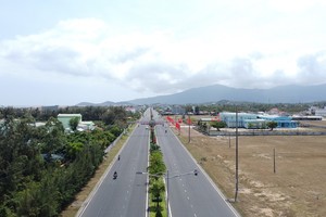 Dự án Khu công nghiệp công nghệ cao Phú Yên được chuyển đổi diện tích rừng để Kl99ok phiên bản mới, xây dựng.
