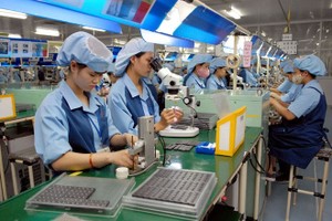 8 nhóm hàng xuất khẩu lớn nhất đóng góp doanh thu xuất khẩu 302,4 tỷ USD sau 11 tháng của năm 2025. 