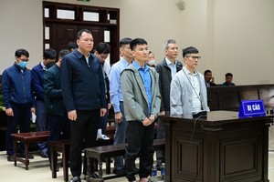 Ngoài các bị cáo bị đưa ra xét xử phúc thẩm, nhiều bị cáo khác được giảm án trong vụ Kl994 game bài casino hấp dẫn Thuận An, dù không kháng cáo hoặc đã rút kháng cáo.
