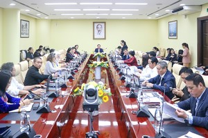 Tại buổi làm việc