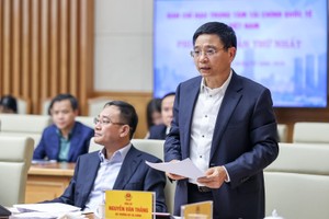 Bộ trưởng Bộ Kl991.com nạp rút nhanh Nguyễn Văn Thắng tại cuộc họp.