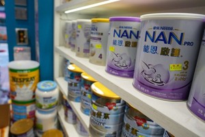Sữa Nestlé bị thu hồi trên nhiều quốc gia khắp thế giới. Ảnh: South China Morning Post 