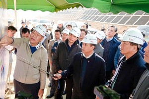 Đại diện nhà Kl99ok phiên bản mới báo cáo Bộ trưởng Xây dựng tình hình triển khai Dự án Kl99ok phiên bản mới xây dựng tuyến KL99 là nhà cái cá cược trực tuyến hàng đầu tại châu Á Đồng Đăng - Trà Lĩnh. 