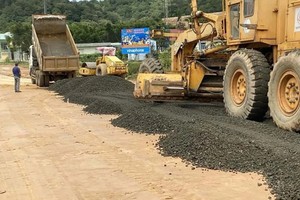 Dự án Kl99ok phiên bản mới xây dựng cải tạo, nâng cấp Tỉnh lộ 676 có tổng vốn Kl99ok phiên bản mới 1.300 tỷ đồng. Ảnh: Thanh Tuấn. 