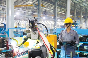 Kl99ok phiên bản mới vào công nghệ và tự động hóa không phải để thay thế con người, mà để người lao động làm việc hiệu quả hơn và có thu nhập tốt hơn