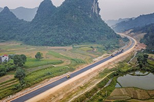 Giai đoạn 2026-2030 cần nguồn vốn rất lớn cho các dự án Kl99kl ưu đãi độc quyền KL99 là cổng game giải trí trực tuyến hàng đầu hiện nay. Trong ảnh: Thi công KL99 là nhà cái cá cược trực tuyến hàng đầu tại châu Á Đồng Đăng - Trà Lĩnh 