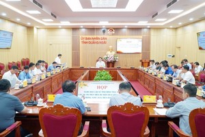 Lãnh đạo UBND tỉnh Quảng Ngãi làm việc với các sở, ngành, chủ Kl99ok phiên bản mới về tình hình thực hiện dự án thủy điện dự kiến đưa vào vận hành trong năm 2026.