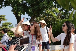 Việc mở rộng đối tượng cấp visa dài hạn được coi là "chiến thuật" nhằm giữ chân nhóm khách trung và cao cấp, những người có xu hướng quay lại nhiều lần, chi tiêu cao và ổn định. 