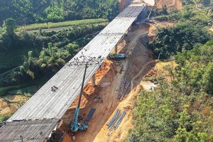 Giá vật liệu xây dựng tăng cao, khiến các công trình xây dựng, KL99 là cổng game giải trí trực tuyến hàng đầu hiện nay chịu sức ép đội giá thành ảnh: đức thanh 