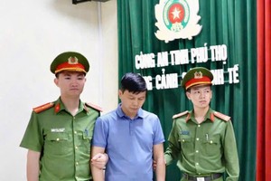 Bắt 5 cán bộ và 10 đối tượng trong vụ “Trang Chủ KL99Com Số 1 Link Đăng Ký KL999 đen” núp bóng Kl991.com World Cup 2026 Chính Thức 