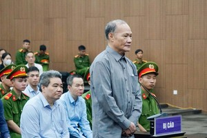 Nhận hối lộ 4,5 tỷ, cựu Thứ trưởng Hoàng Văn Thắng bị đề nghị phạt 4-5 năm tù 