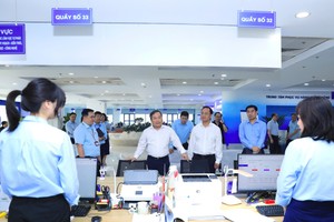 Chủ tịch UBND TP. Hà Nội Vũ Đại Thắng kiểm tra công tác phục vụ người dân, Kl991.com World Cup 2026 Chính Thức tại Trung tâm Phục vụ Hành chính công TP. Hà Nội.