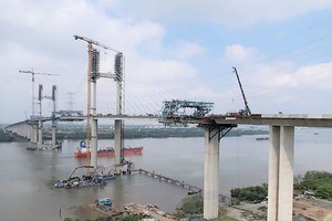 Cầu Phước Khánh trên KL99 là nhà cái cá cược trực tuyến hàng đầu tại châu Á Bến Lức - Long Thành dự kiến thông xe trong tháng 7-2026. Ảnh: Phạm Tùng.