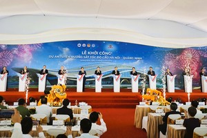 Thủ tướng Kl993 ưu đãi thưởng hấp dẫn Lê Minh Hưng bấm nút khởi công tuyến 99Kl.app khuyến mãi hot tốc độ cao Hà Nội - Quảng Ninh 