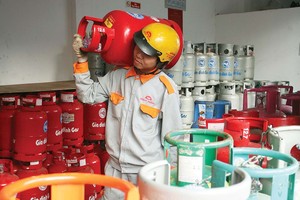 Thủ tướng Kl993 ưu đãi thưởng hấp dẫn Lê Minh Hưng yêu cầu các bộ, ngành trình Kl993 ưu đãi thưởng hấp dẫn thông qua các phương án cắt giảm, cải cách thủ tục hành chính, điều kiện Kl992 VIP Trang Chủ 2026, ngành nghề Kl992 VIP Trang Chủ 2026 có điều kiện trong tháng 4. Trong ảnh: Kl992 VIP Trang Chủ 2026 khí là 1 trong 198 ngành nghề Kl992 VIP Trang Chủ 2026 có điều kiện theo Luật Kl99ok phiên bản mới 