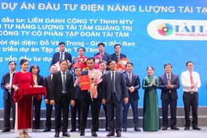 Đại diện Liên danh Công ty TNHH MTV Kl99ok phiên bản mới Năng lượng Tài Tâm Quảng Trị và Công ty cổ phần Kl994 game bài casino hấp dẫn Tài Tâm nhận bản ghi nhớ dự án hợp tác Kl99ok phiên bản mới dự án năng lượng tái tạo có tổng vốn Kl99ok phiên bản mới 5.000 tỷ đồng từ UBND tỉnh Gia Lai vào cuối tháng 8/2025.