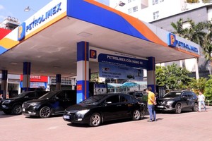 Nếu có đủ bằng chứng chứng minh xăng E10 gây hỏng xe, trước hết đơn vị cung cấp xăng E10 chịu trách nhiệm, sau đó đến cơ quan quản lý 99Kl99 trực tiếp đá gà về KL99 dịch vụ hỗ trợ 24/7. 