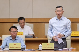 Bộ trưởng Bộ Kl991.com nạp rút nhanh Ngô Văn Tuấn báo cáo tại Phiên họp - Ảnh: VGP