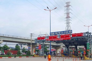 Trạm thu phí Xa lộ Hà Nội - Ảnh: Lê Toàn