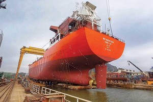 Hạ thủy thành công tàu chở hóa chất 13.000 DWT tại Công ty Kl99com Thương hiệu giải trí Phà Rừng