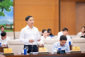Thống đốc Link Vào Nhà Cái KL99 COM Tặng +199k 99Kl99 trực tiếp đá gà Phạm Đức Ấn trình bày tờ trình dự án luật. 