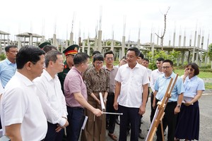 Bí thư Đà Nẵng, ông Lê Ngọc Quang kiểm tra thực tế Khu đô thị sinh thái Quan Nam - Thuỷ Tú.