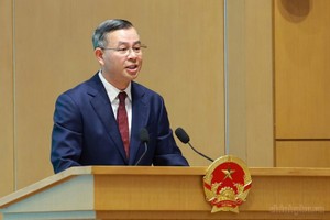 Bộ trưởng Bộ Kl991.com nạp rút nhanh Ngô Văn Tuấn trình bày Báo cáo trung tâm của Hội nghị - Ảnh: VGP