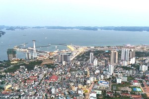 Quảng Ninh đang tập trung đẩy nhanh tiến độ thực hiện các dự án, trong đó ưu tiên tháo gỡ những điểm nghẽn về thủ tục Kl99ok phiên bản mới, công tác bồi thường. Ảnh Tiến Dũng
