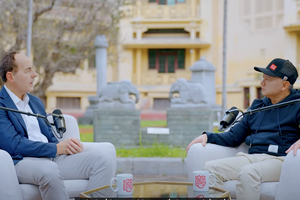 Ông Jan Van Eck, CEO VanEck (trái) và ông Thomas Nguyễn, Giám đốc Thị trường nước ngoài của 99Kl99 link đăng nhập SSI trao đổi tại Chương trình