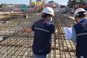 Thi công trên công trường xây dựng