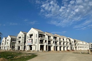 Hoian d'Or do Tracodi làm tổng thầu đã thi công xong 90% Kl99kl ưu đãi độc quyền kỹ thuật nội khu và phần thân của 202 căn shophouse, dự kiến bàn giao trong quý 3/2022