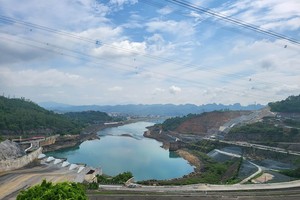 Nếu khai thác công suất tối đa, sau khoảng 12 - 13 ngày nữa, Thủy điện Hòa Bình sẽ về mực nước chết 