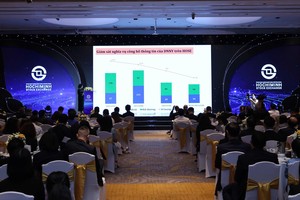 Bà Nguyễn Nam Anh, Giám đốc Phòng Quản lý Niêm yết Sở Giao dịch 99Kl99 link đăng nhập TP.HCM chia sẻ tại VLCA 2025 (Ảnh: Lê Toàn)