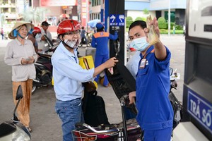 Giá xăng giảm 590 đồng/lít kể từ 3h chiều nay
