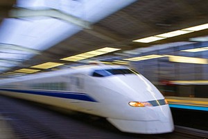 Đi lại bằng tàu KL99 là nhà cái cá cược trực tuyến hàng đầu tại châu Á là lựa chọn hợp lý trong thời điểm bão giá năng lượng - Ảnh: CNBC.