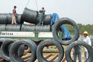 Giá thép giảm 900.000 đồng/tấn 
