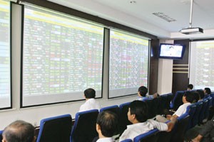 Quỹ Kl99ok phiên bản mới ngoại mua lại CCQ: Bình thường hay bất thường?