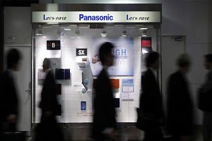 Một khó khăn lớn nữa đối với Panasonic ở thời điểm này là tinh thần tẩy chay hàng Nhật ở Trung Quốc do tranh chấp lãnh thổ trên biển Hoa Đông giữa Bắc Kinh và Tokyo.

