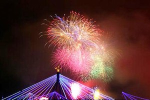 MIC Kl99kl phiên bản hoạt động cho Cuộc thi trình diễn pháo hoa quốc tế 2013
