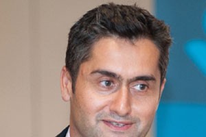 Ông Tareq Muhmood