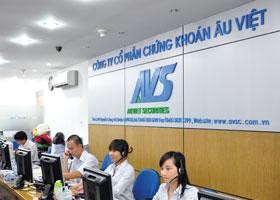 HOSE chấm dứt tư cách thành viên giao dịch đối với AVS và CLS