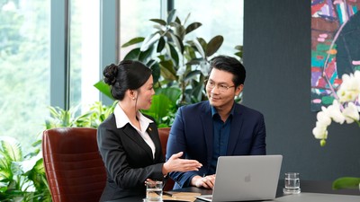 Đội ngũ chuyên gia BIDV Private Banking trao đổi với khách hàng tại Chi nhánh Trung tâm Khách hàng Cá nhân Cao cấp Miền Nam