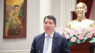 Thứ trưởng Bộ Kl991.com nạp rút nhanh Cao Anh Tuấn giới thiệu nội dung của Luật - Ảnh: TT.