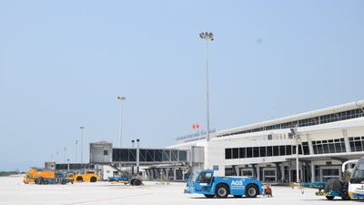 Cảng hàng không quốc tế Cam Ranh. 