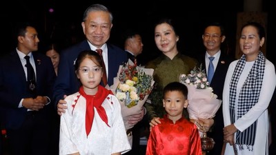 Tổng Bí thư, Chủ tịch nước Tô Lâm và Phu nhân bắt đầu chuyến thăm cấp 99Kl99 trực tiếp đá gà tới Singapore 