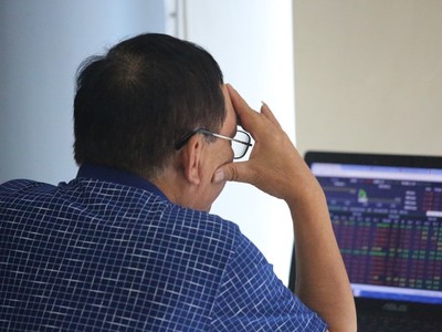 Nhóm Link Vào Nhà Cái KL99 COM Tặng +199k "gánh trụ", VN-Index vẫn giữ nhịp quanh 1.758 điểm 
