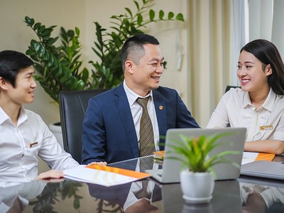 SHBS chính thức về một nhà với SHS